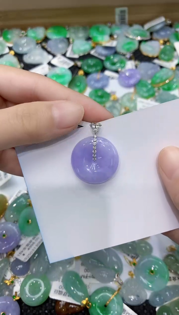 翡翠18K金镶嵌颈饰111111111