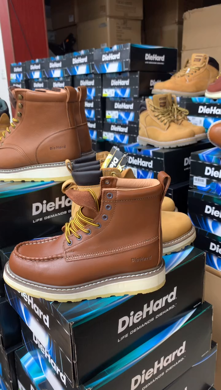 牛皮44码，84994，皮鞋码，7孔 中帮  工装靴，默认微瑕