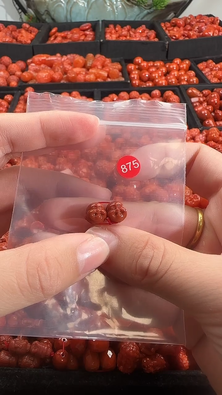 颈饰未镶嵌南红玛瑙1