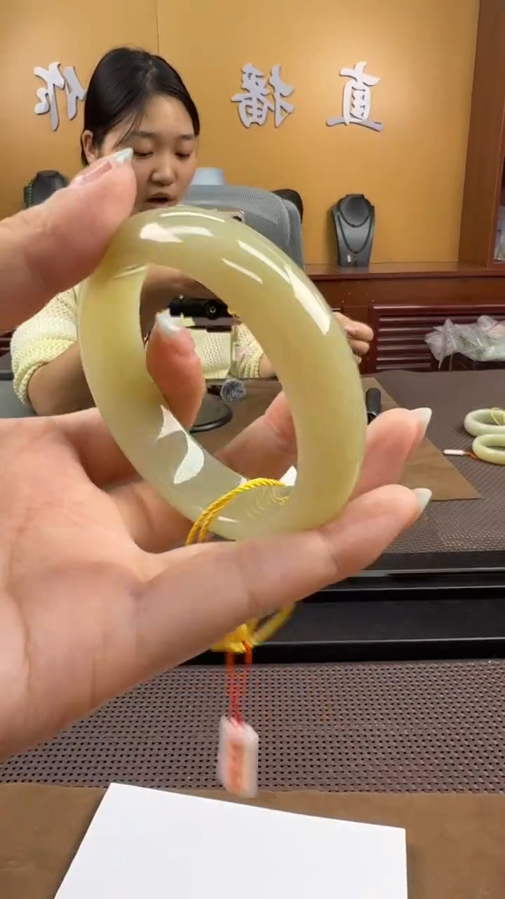 颈饰未镶嵌和田玉手镯57