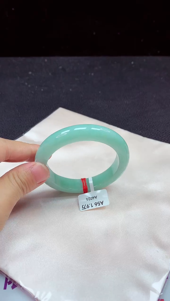 【闪购商品】翡翠手镯未镶嵌正圈56