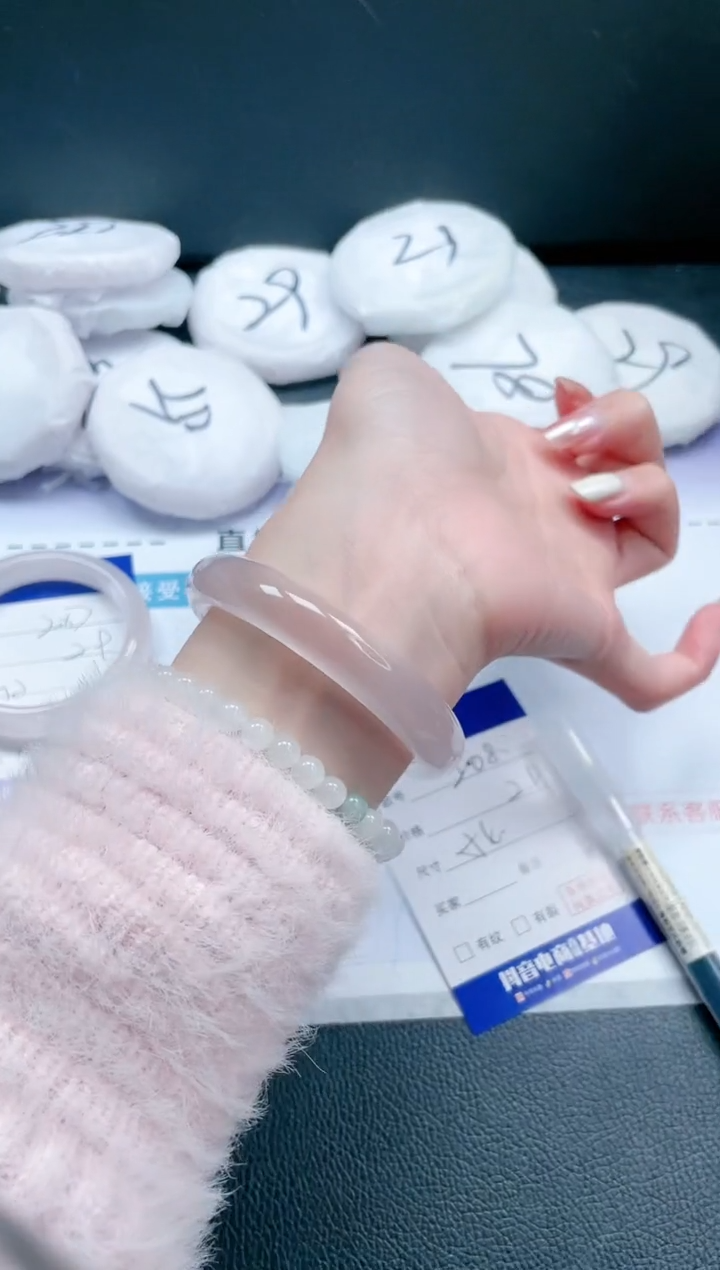 【闪购商品】石英质玉手镯未镶嵌 冰裸粉手镯-54