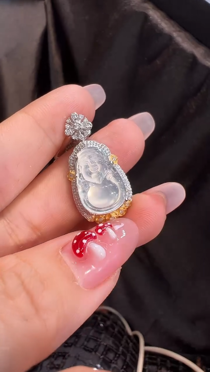 【闪购商品】翡翠颈饰18K金镶嵌吊坠