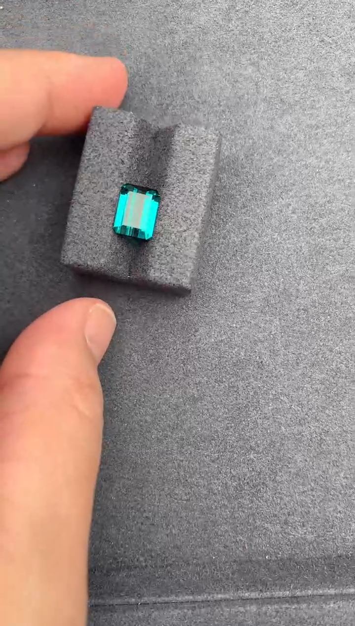 【闪购商品】碧玺裸石未镶嵌2.3ct拉贡