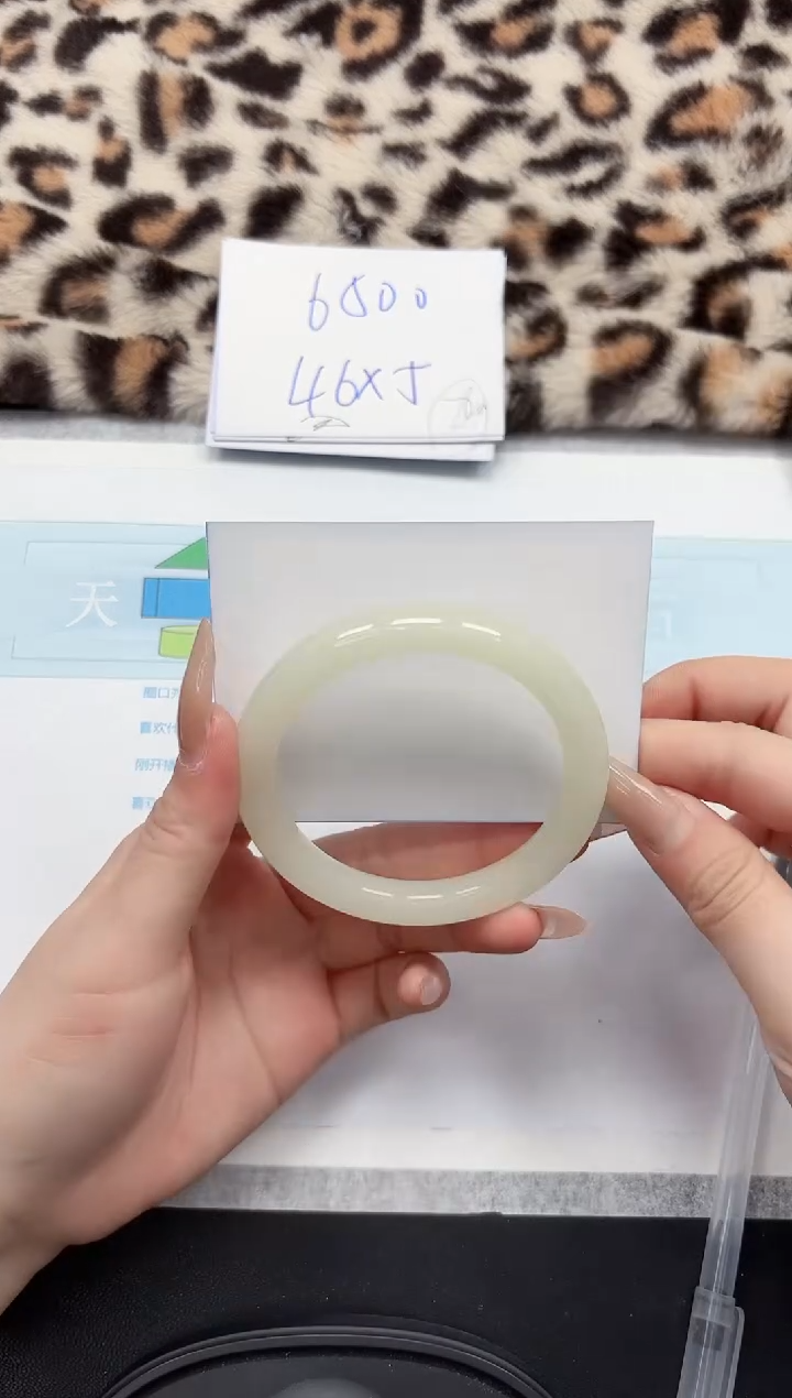 【闪购商品】石英质玉手镯未镶嵌140-59