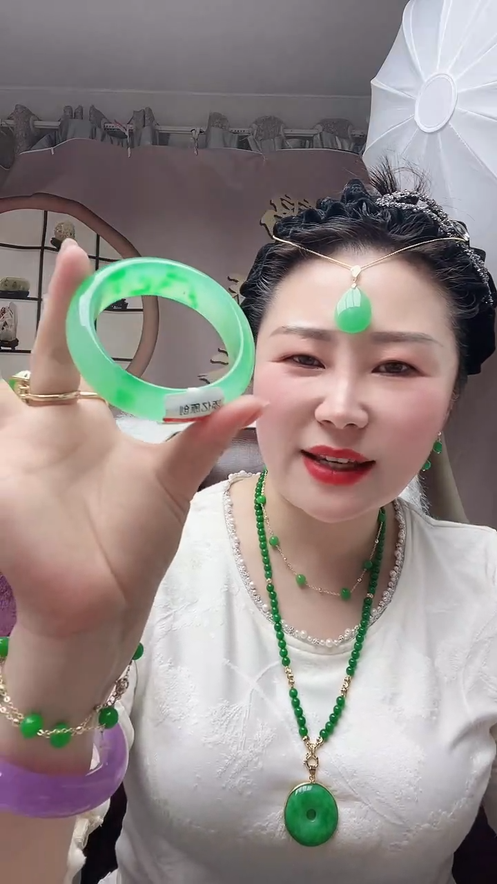 【闪购商品】翡翠手镯未镶嵌60圈口