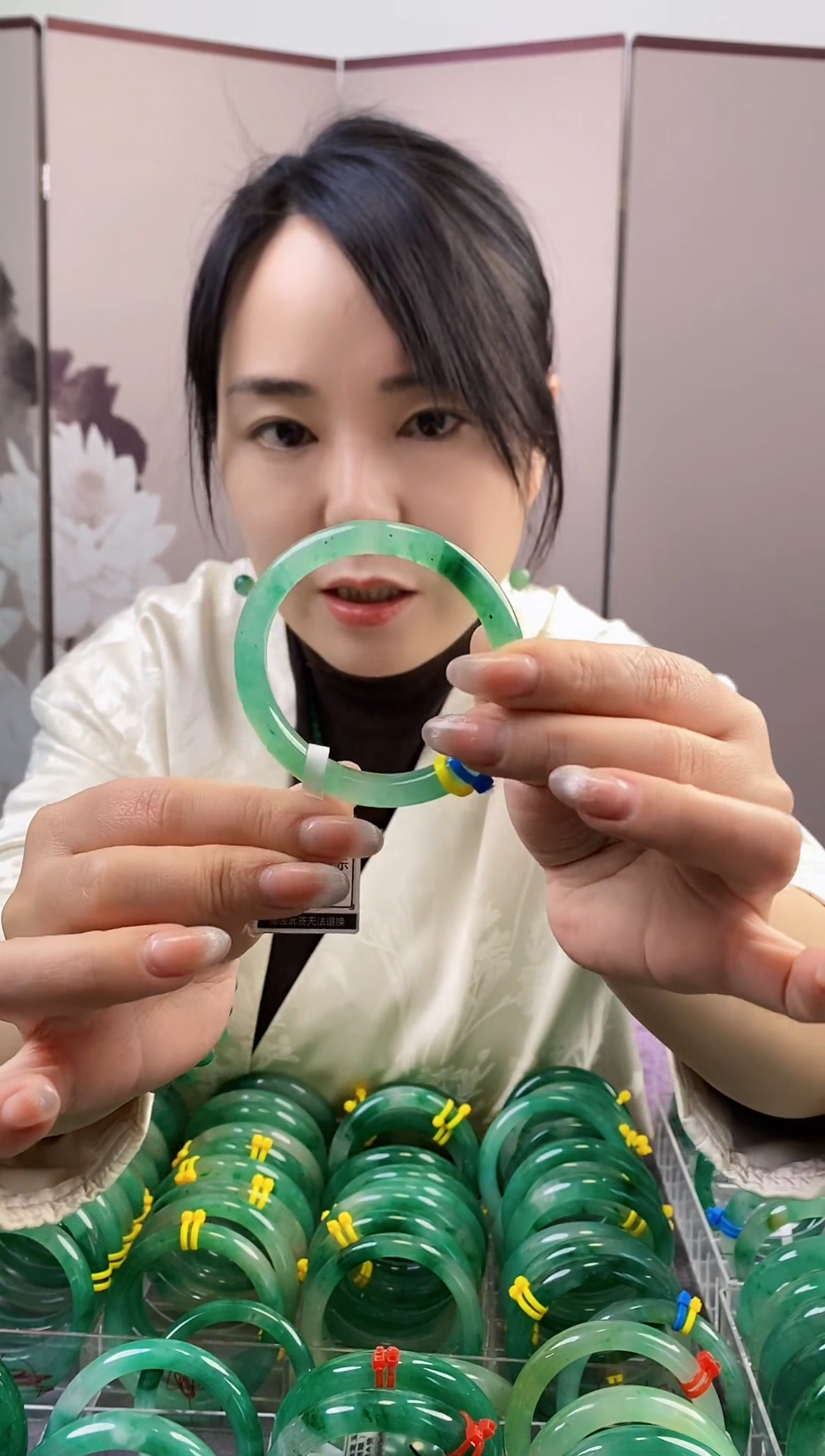 【闪购商品】石英质玉手镯未镶嵌18