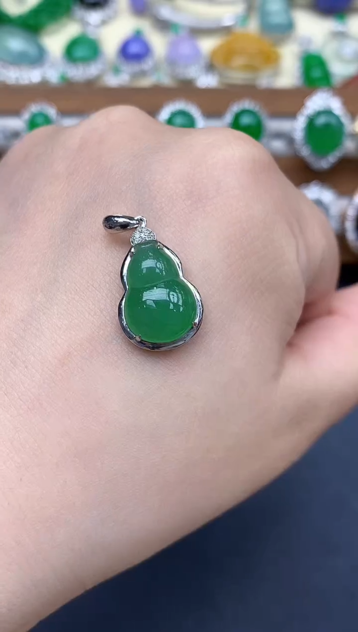 颈饰18K金镶嵌翡翠366-中国好珍宝