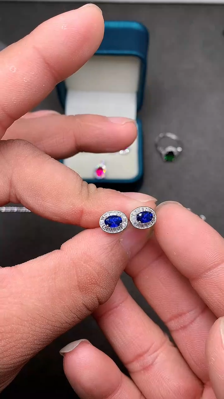 【闪购商品】蓝宝石耳饰银S925镶嵌······