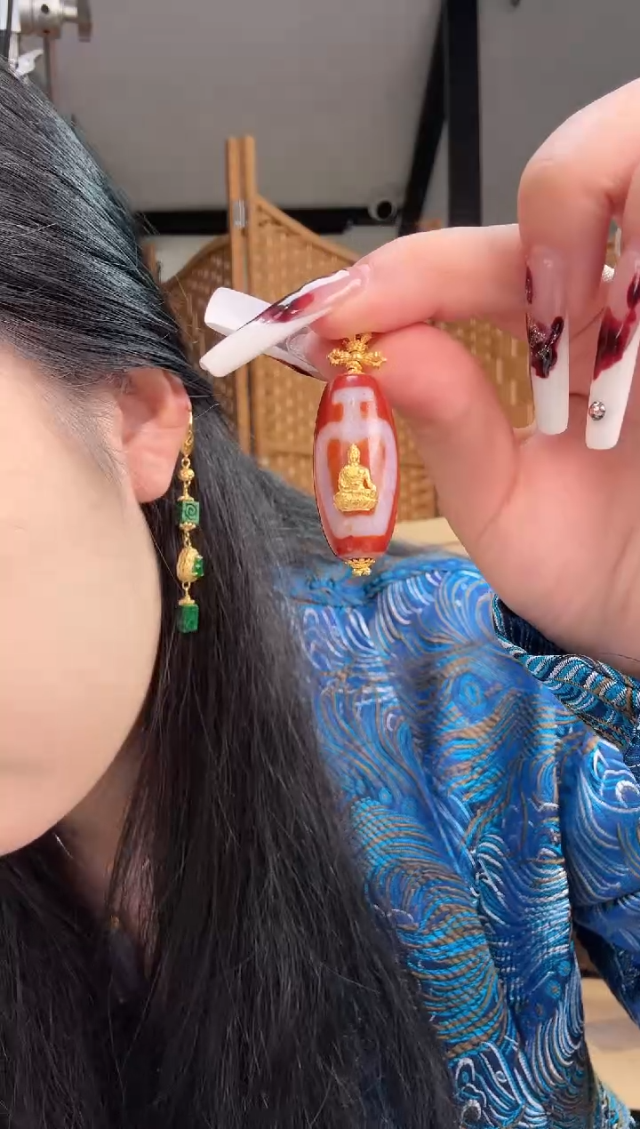 【闪购商品】玛瑙/玉髓挂件18K金镶嵌挂件