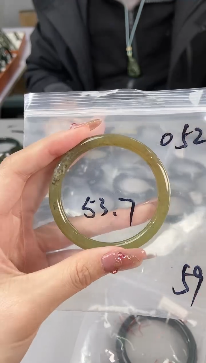 【闪购商品】和田玉手镯未镶嵌和田玉手镯052