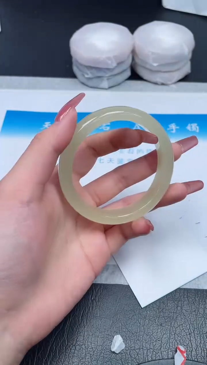 【闪购商品】石英质玉手镯未镶嵌944-59