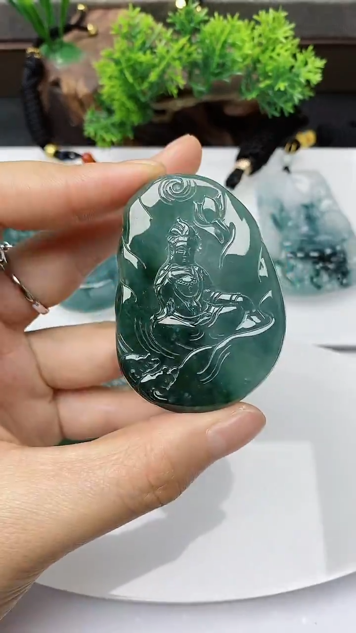 【闪购商品】翡翠颈饰未镶嵌
