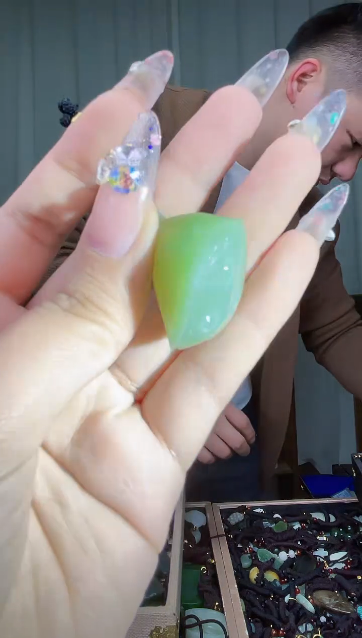 【闪购商品】和田玉挂件未镶嵌拍一发一，多样性发货！