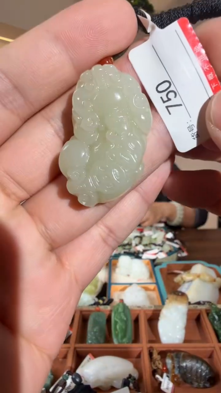 颈饰未镶嵌和田玉1