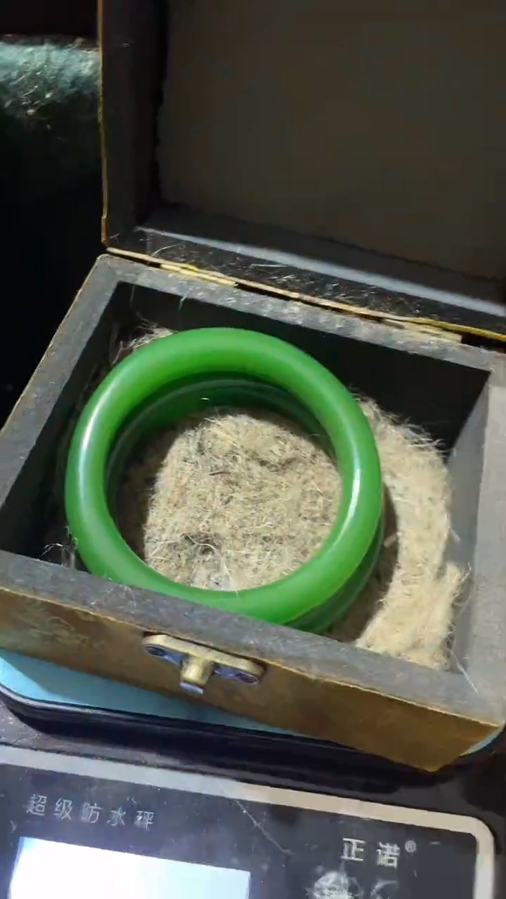 玉米福满专属链接  一对绿镯子  带盒