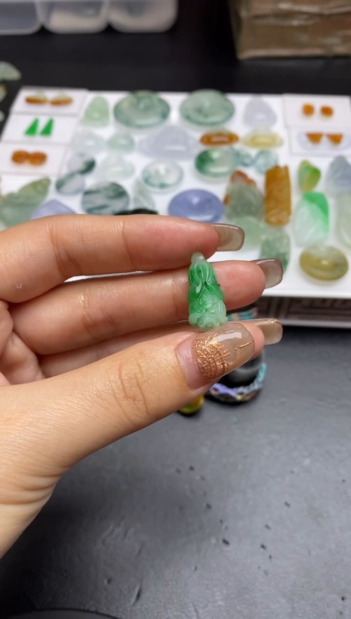 【闪购商品】定制翡翠未镶嵌翡翠毛货~