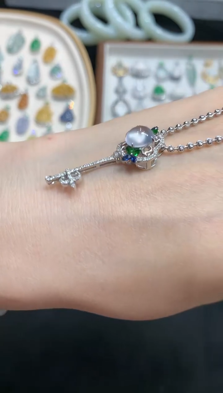 【闪购商品】翡翠吊坠(不含链)18K金镶嵌W550|5980