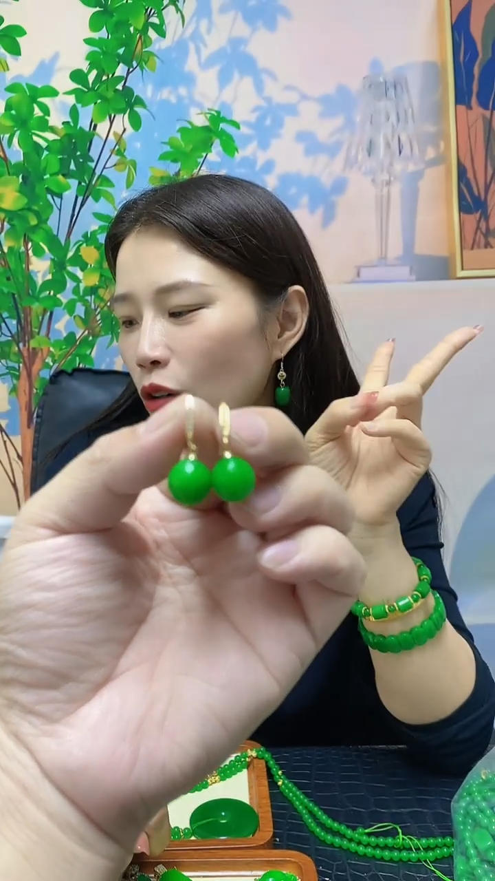 【闪购商品】翡翠耳饰14K金镶嵌翡翠耳垢