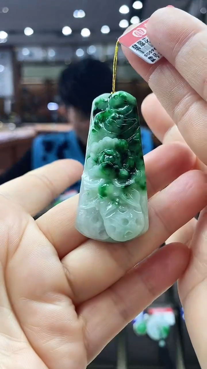 颈饰未镶嵌翡翠荷叶鱼