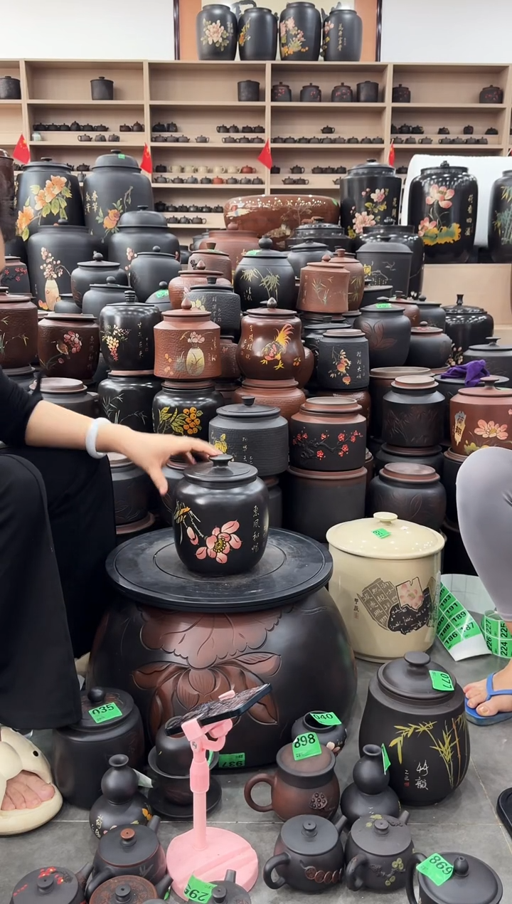 罐瑕疵茶叶罐  冬瓜彩填  143