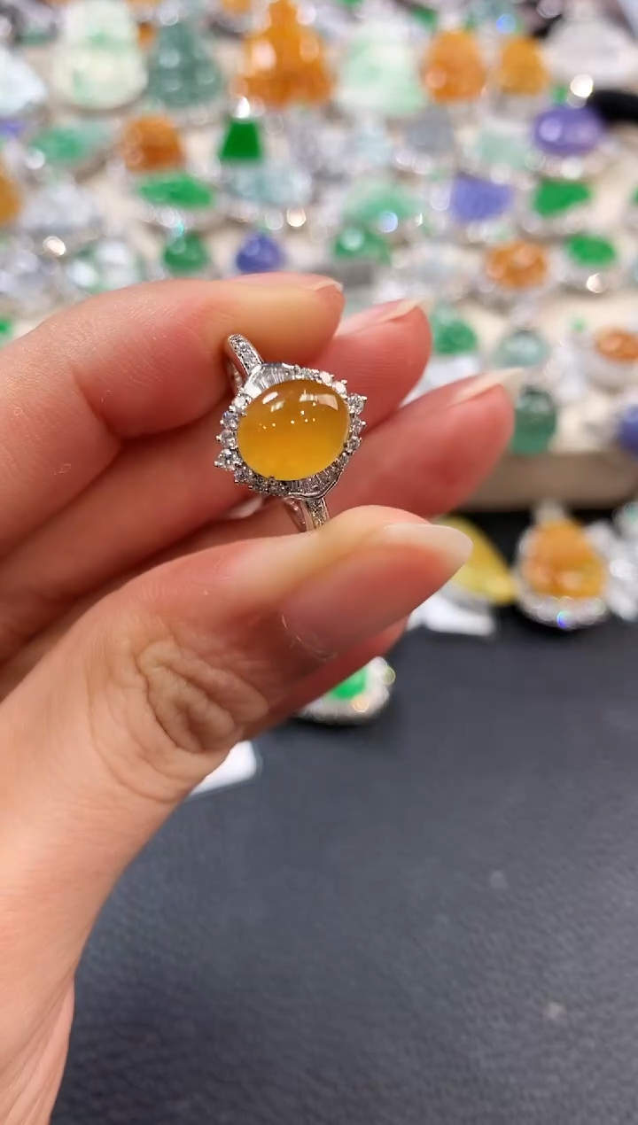 【闪购商品】翡翠戒指18K金镶嵌m27   