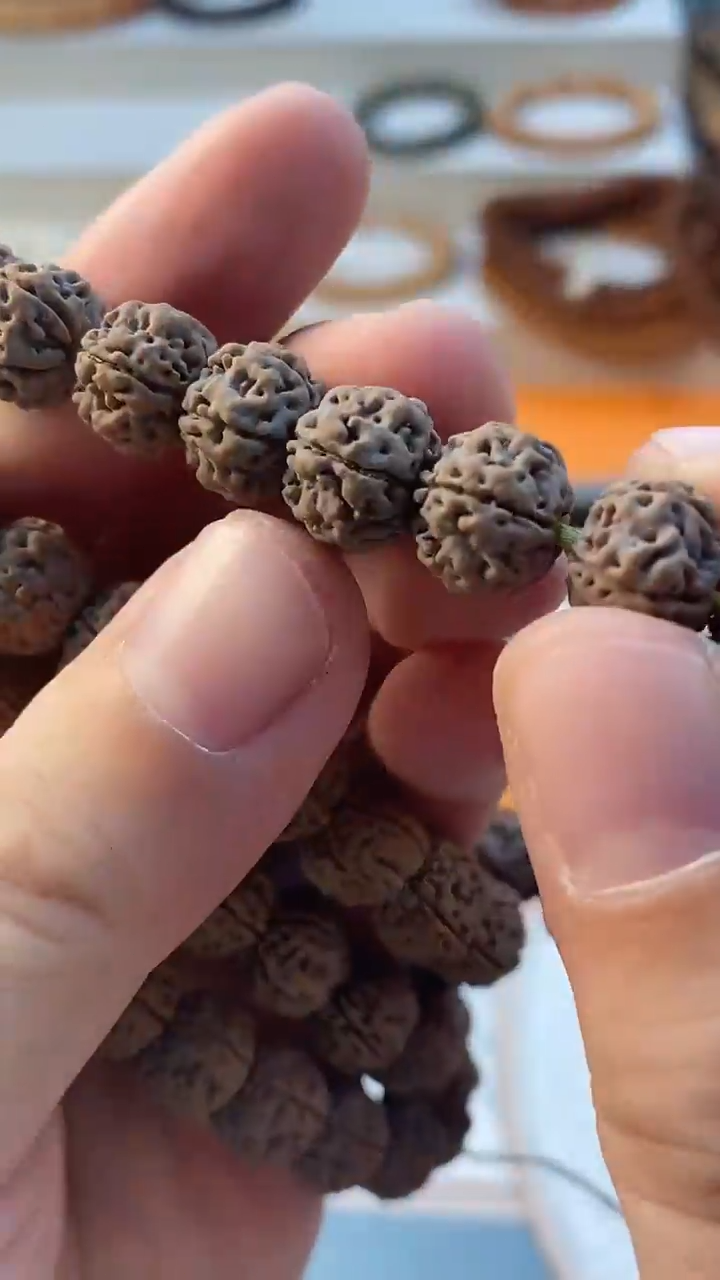 【闪购商品】金刚菩提手串勿里达老树王尺寸11