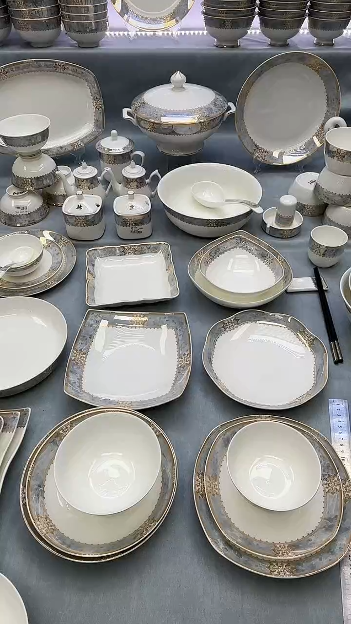 骨瓷伯爵景玉开门大吉醋壶1个辣子罐1个