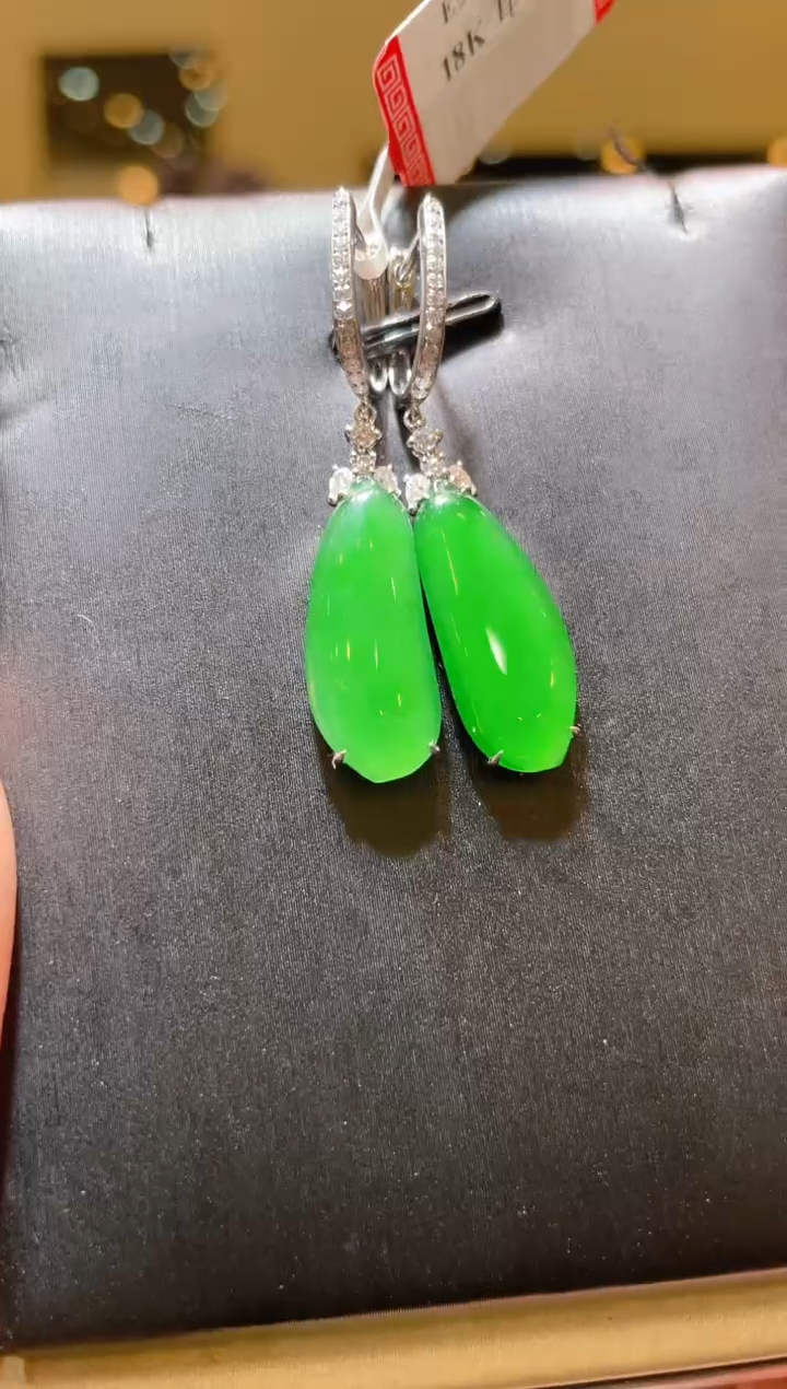 【闪购商品】翡翠吊坠(不含链)18K金镶嵌A33