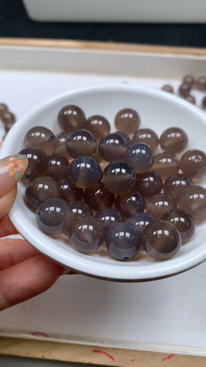 未镶嵌散珠玛瑙/玉髓B505 冰烟灰玛瑙12mm4个9.8元