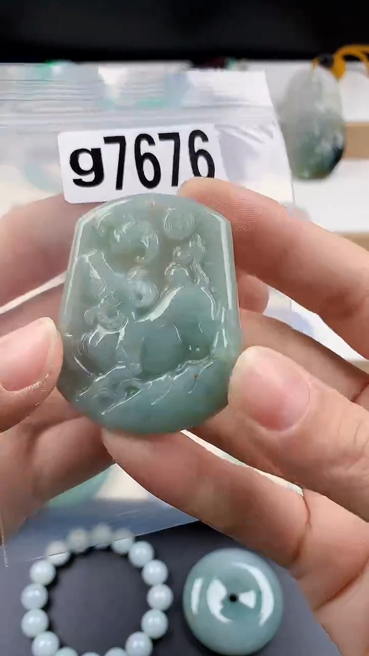 颈饰未镶嵌翡翠天然翡翠吊坠挂件