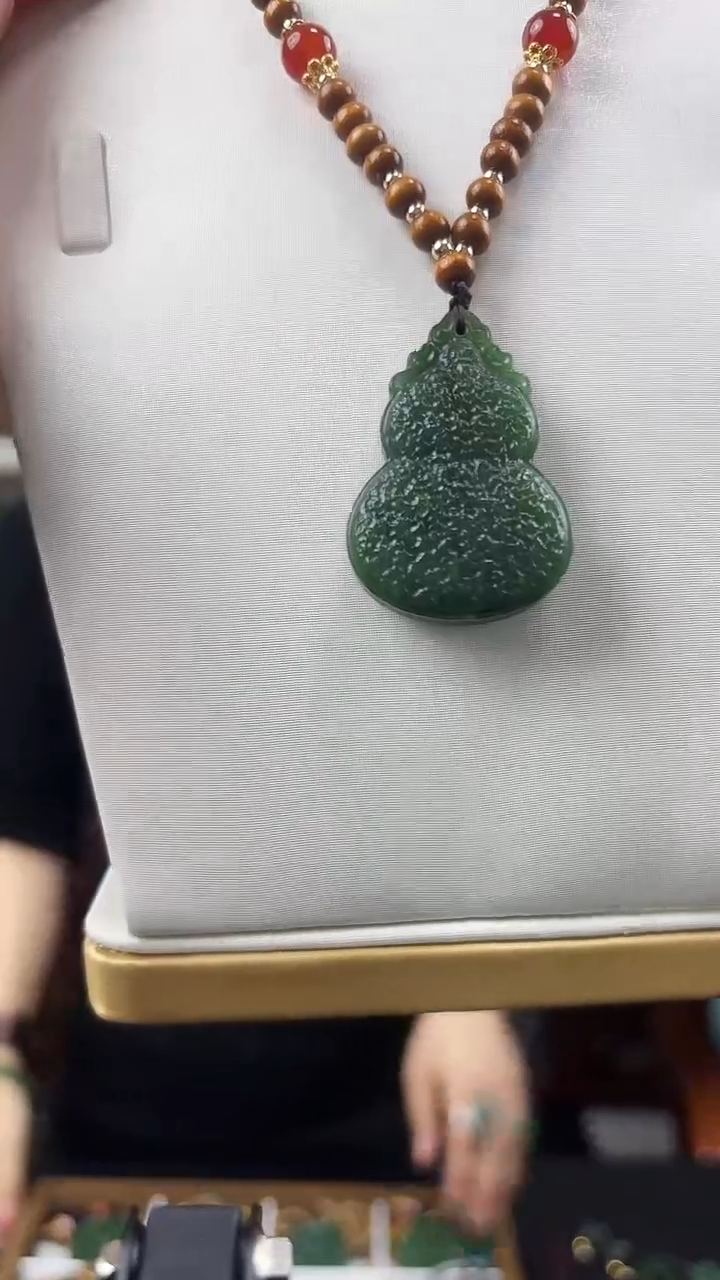 颈饰未镶嵌和田玉葫芦