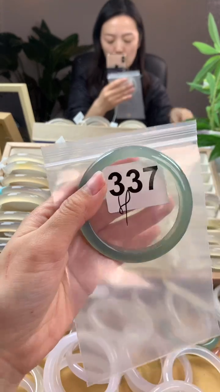 【闪购商品】玛瑙/玉髓手镯未镶嵌337