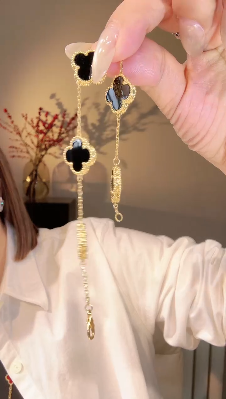 【闪购商品】玛瑙/玉髓手链18K金镶嵌黑色四叶草