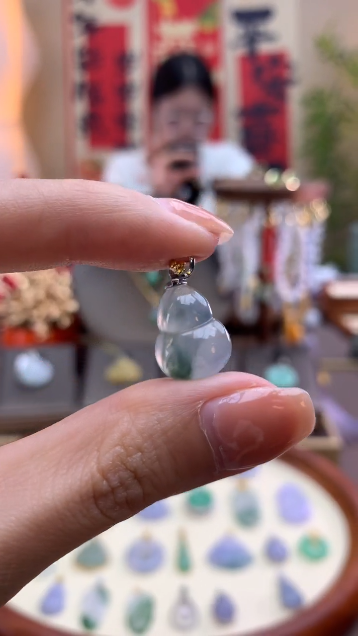 【闪购商品】翡翠颈饰18K金镶嵌葫芦