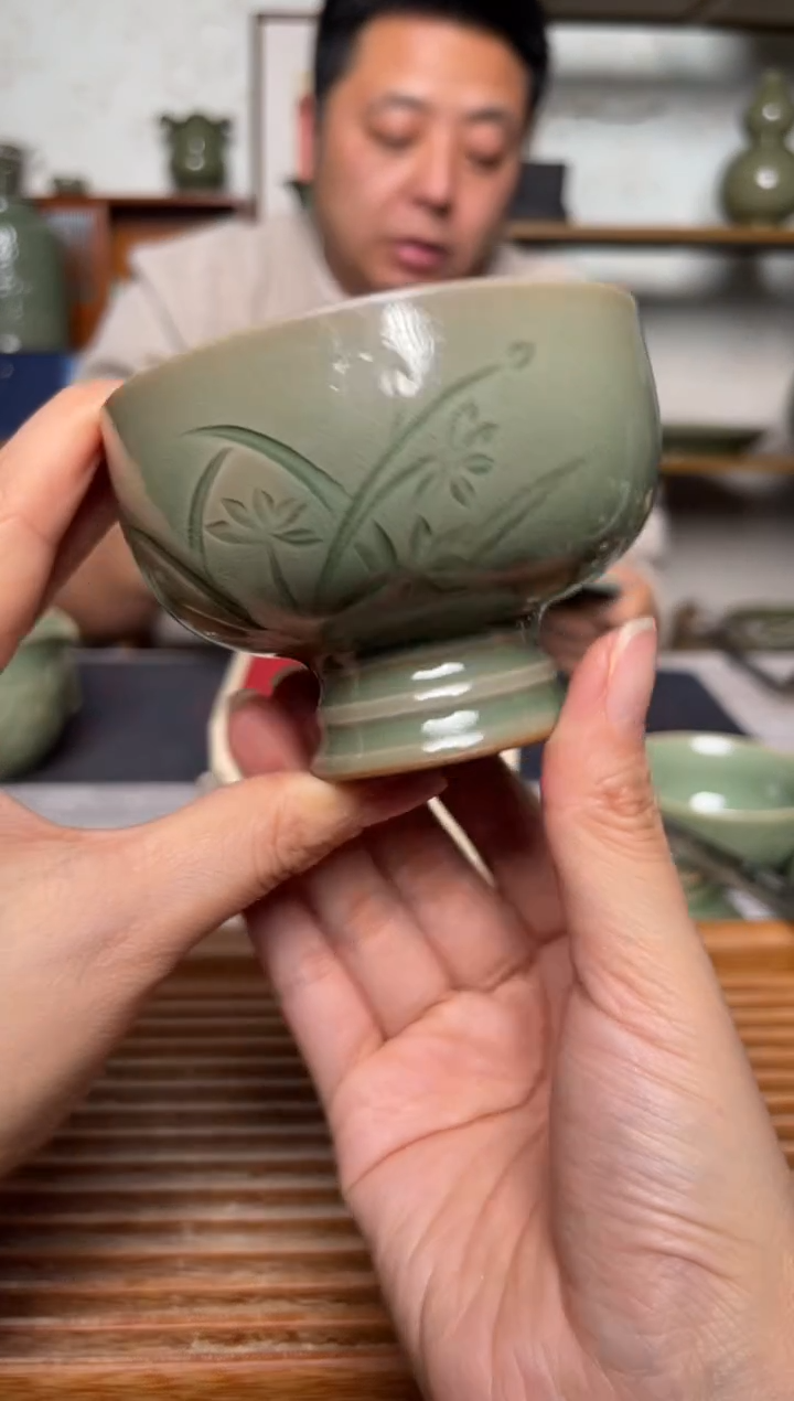 【闪购商品】其他王晓娜兰花高足杯