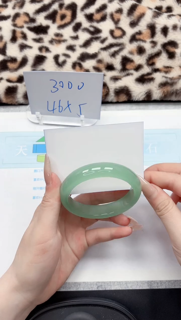 【闪购商品】石英质玉手镯未镶嵌50-59