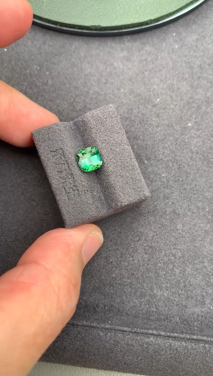 未镶嵌裸石碧玺1.5ct 绿碧玺 定制 BH