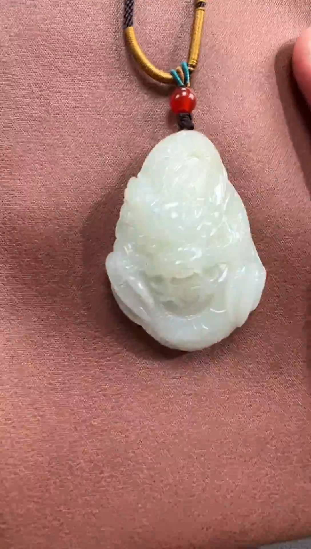 吊坠(不含链)未镶嵌和田玉精品时尚雕刻挂坠