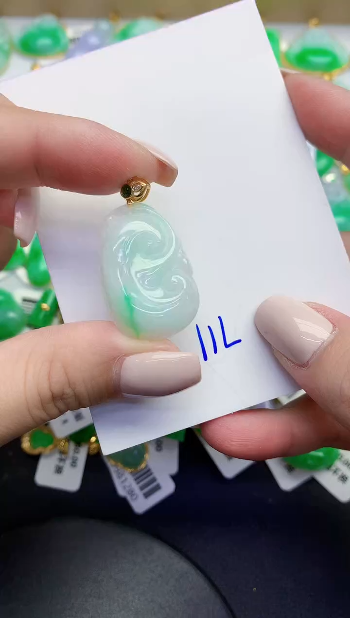 颈饰未镶嵌翡翠缅甸天然翡翠A货