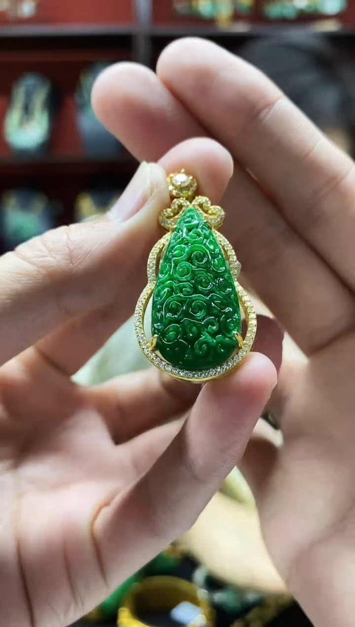 颈饰未镶嵌翡翠吊坠