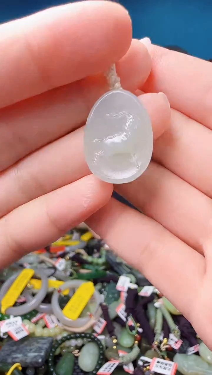 颈饰未镶嵌和田玉1