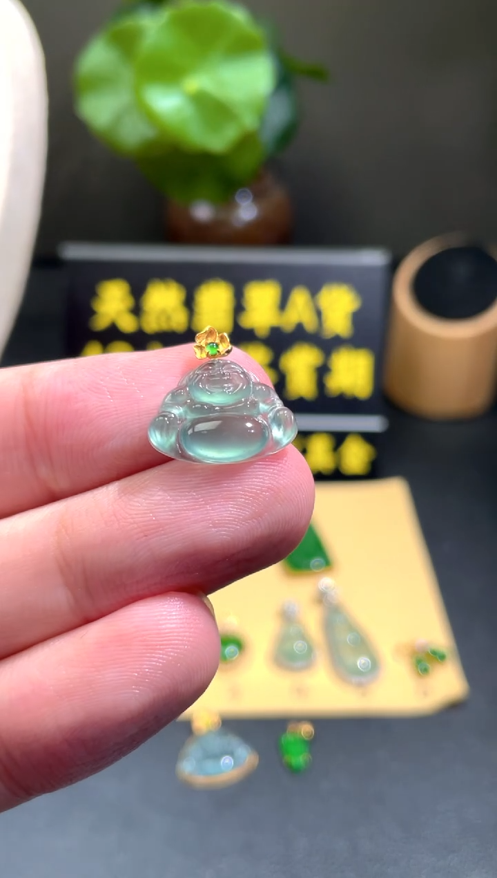 颈饰18K金镶嵌翡翠翡翠A货