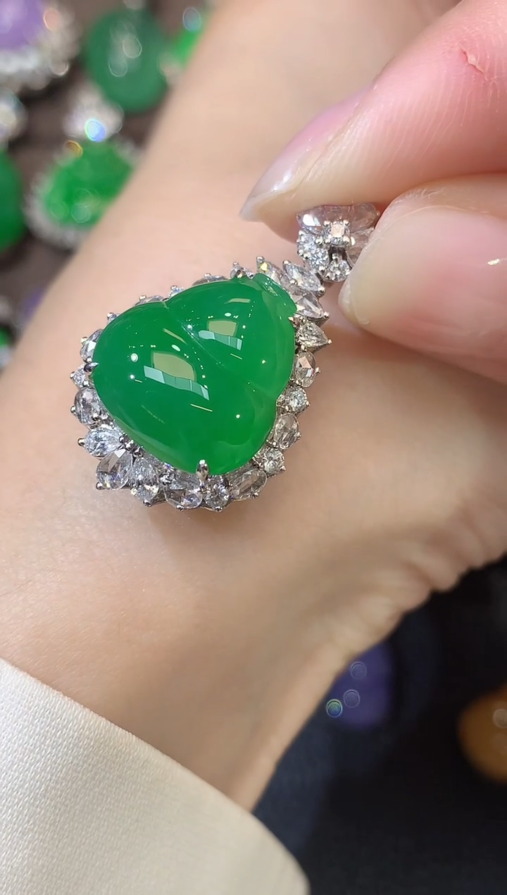 吊坠(不含链)18K金镶嵌翡翠D36