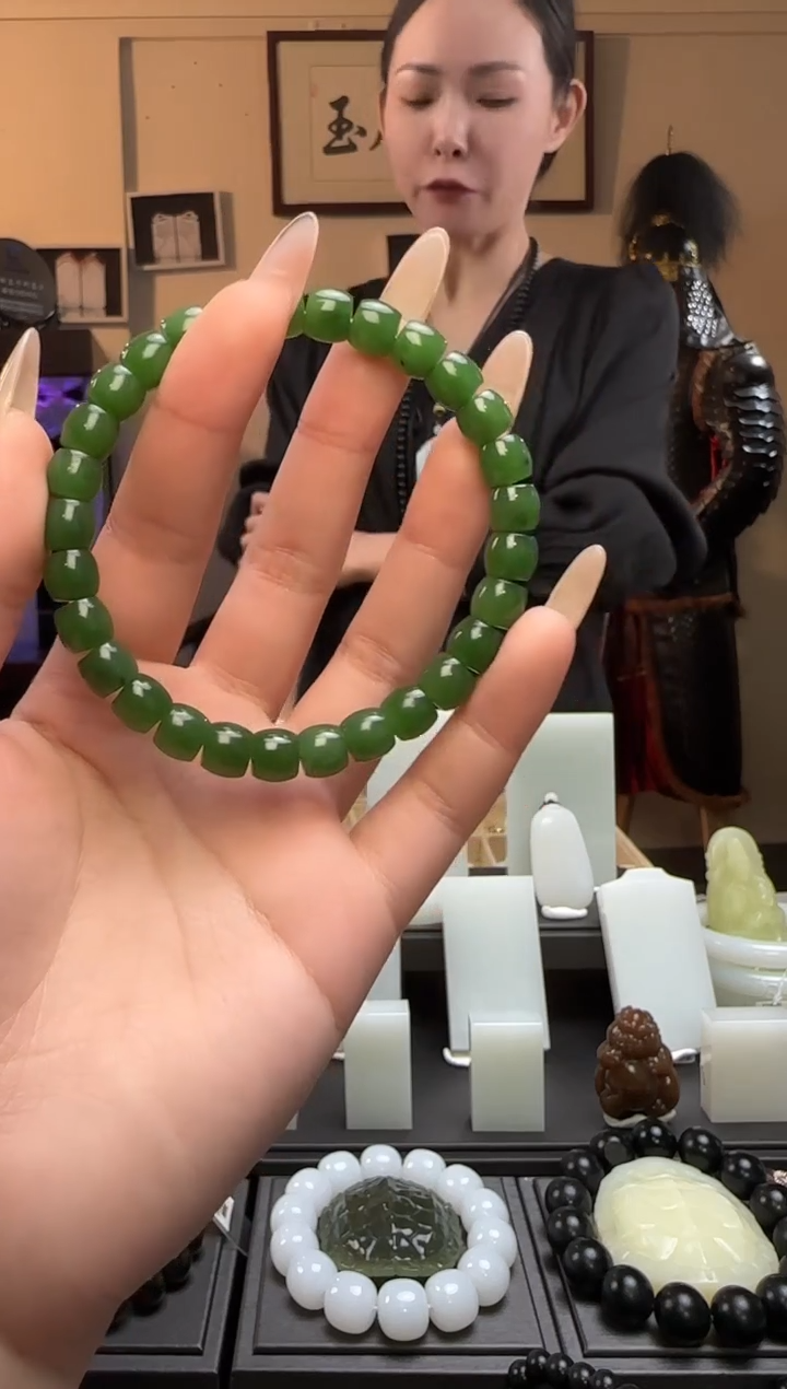【闪购商品】和田玉碧玉极限弧未镶嵌手串