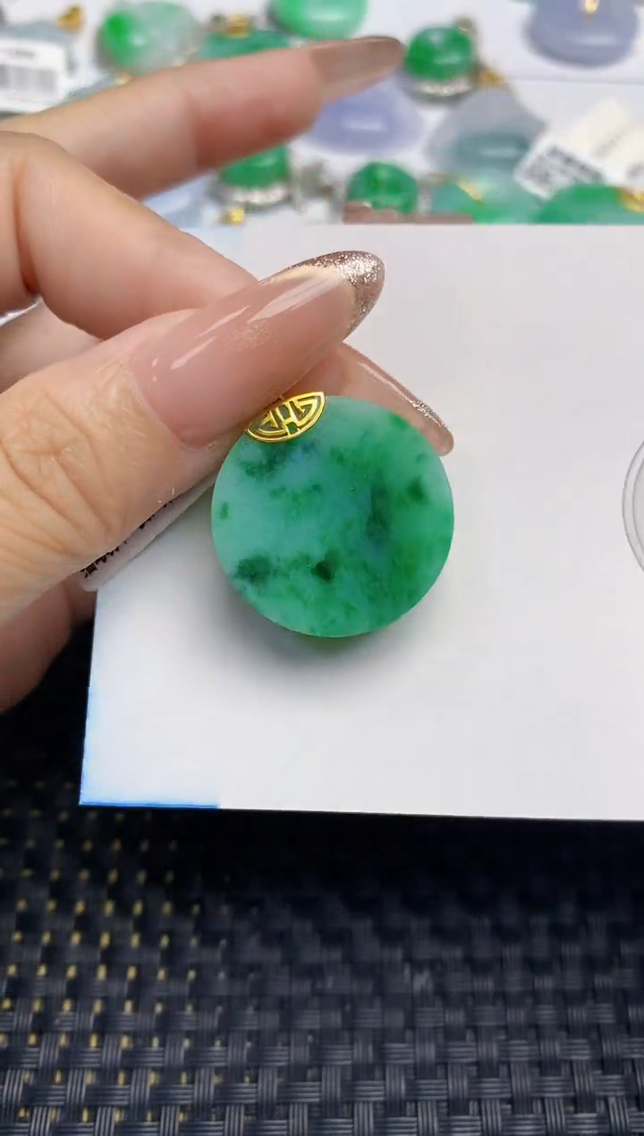 颈饰18K金镶嵌翡翠天然缅甸A货翡翠百元以上9元证书费自理