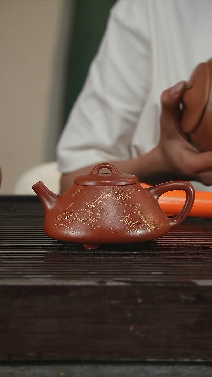 茶壶紫砂蒋凌云，带证300CC364号