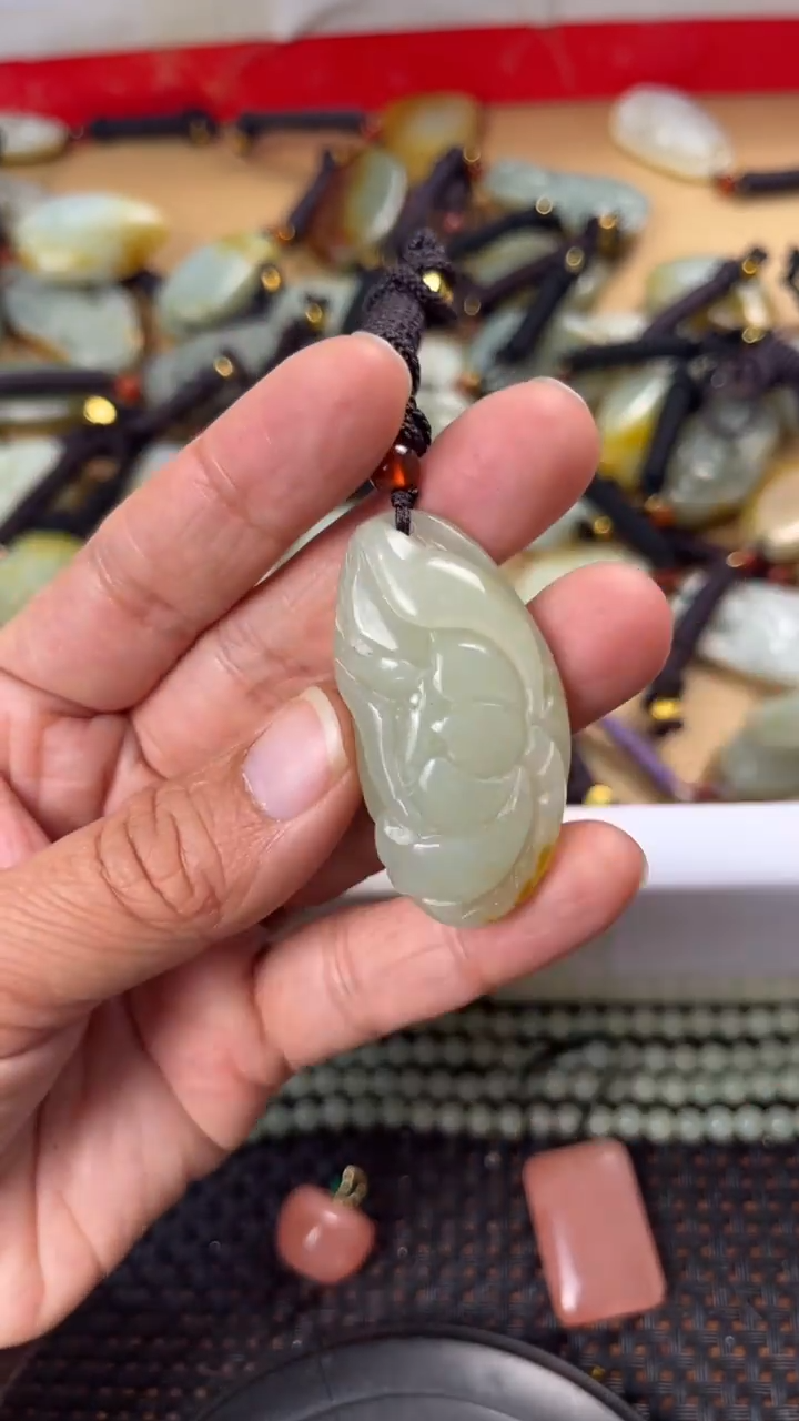 【闪购商品】和田玉颈饰未镶嵌多样性发货没有证书拍一发一有瑕