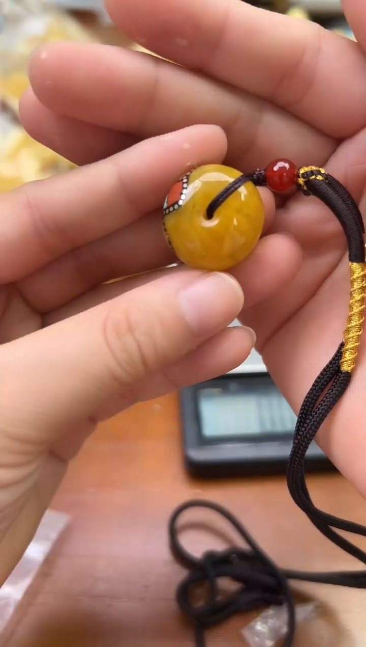 未镶嵌琥珀裸石蜜蜡吊坠