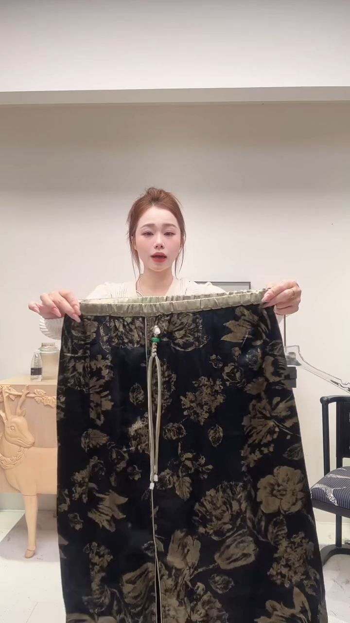 新中式金纹半身裙